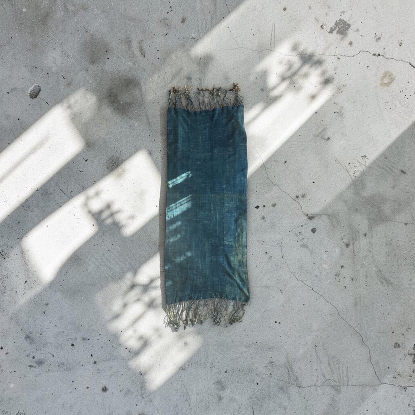 Indigo stole